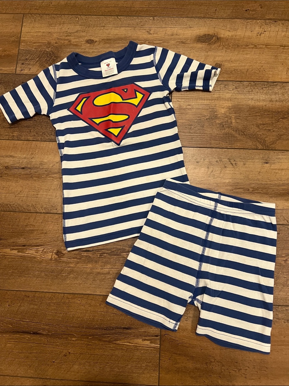 Hanna Andersson Superman Boys Short Pajamas Set, size 8